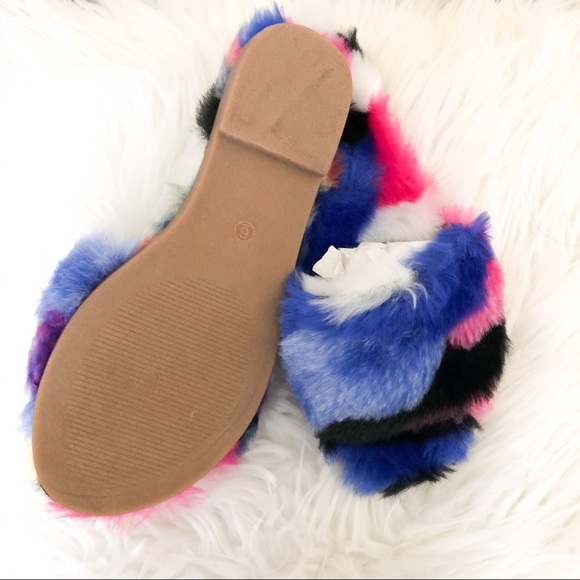💕Restock💕 slippers /sandals/ house shoes - Picture 7 of 7
